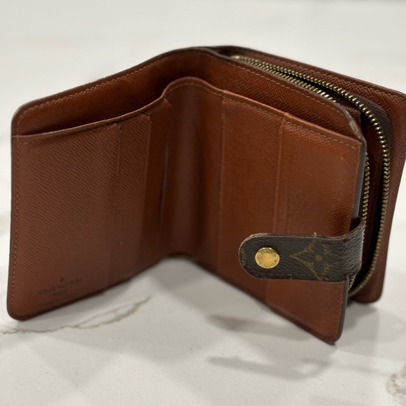 Louis Vuitton Monogram Bifold Zipper Wallet - Picture 7 of 12